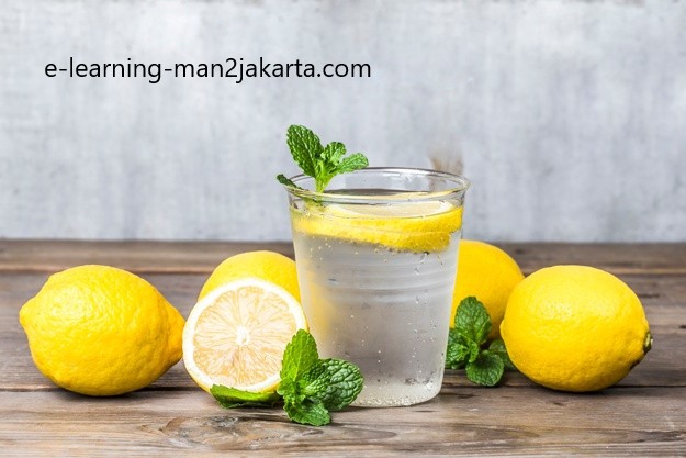 Air Lemon Setiap Pagi, Apakah Benar Sehat? Ini Faktanya!